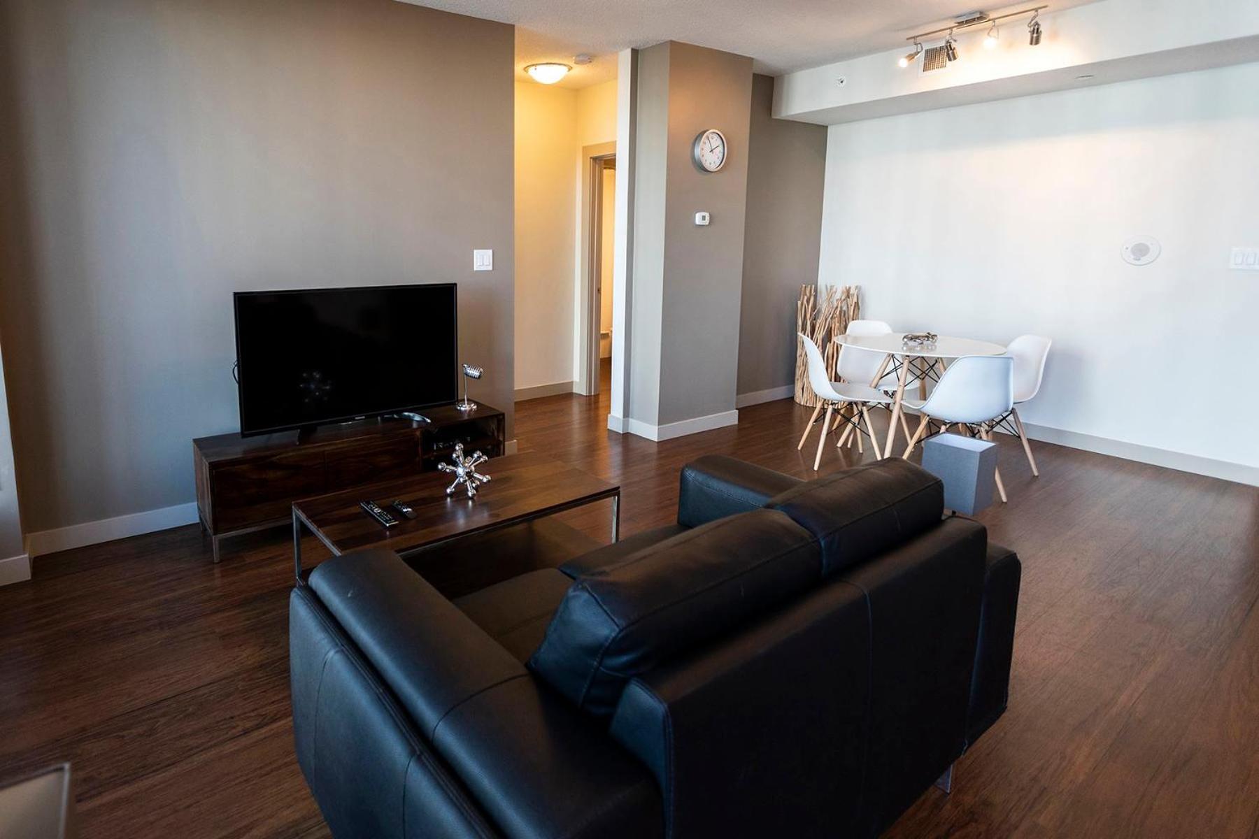 Mayfair Luxe Suites Premium By Corporate Stays Edmonton Extérieur photo